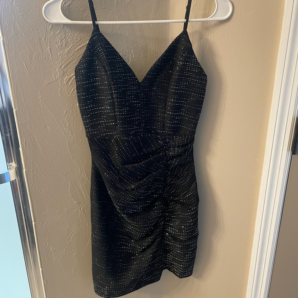 Dillard’s Black/Silver Slit Formal Dress